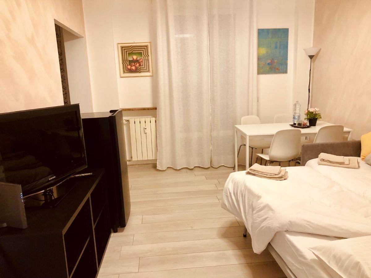 Lovely 2 Room Apartment With Small Garden Milán Exterior foto