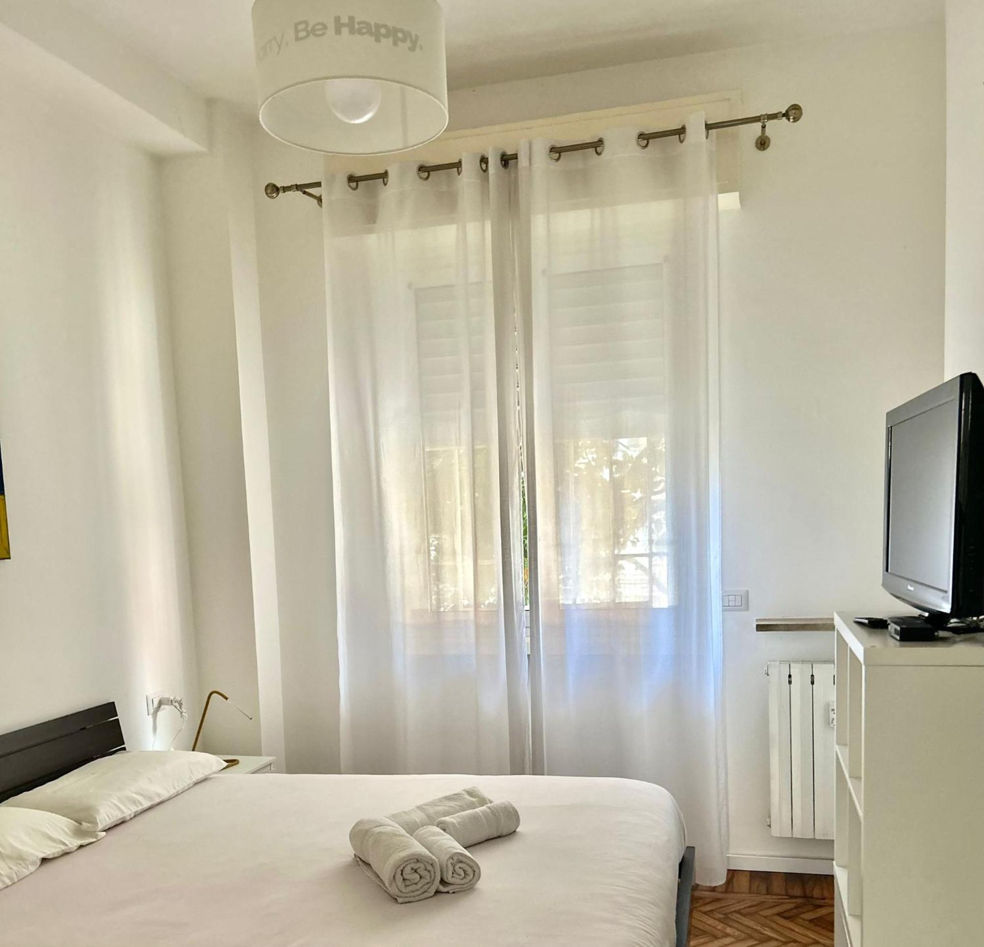 Lovely 2 Room Apartment With Small Garden Milán Exterior foto