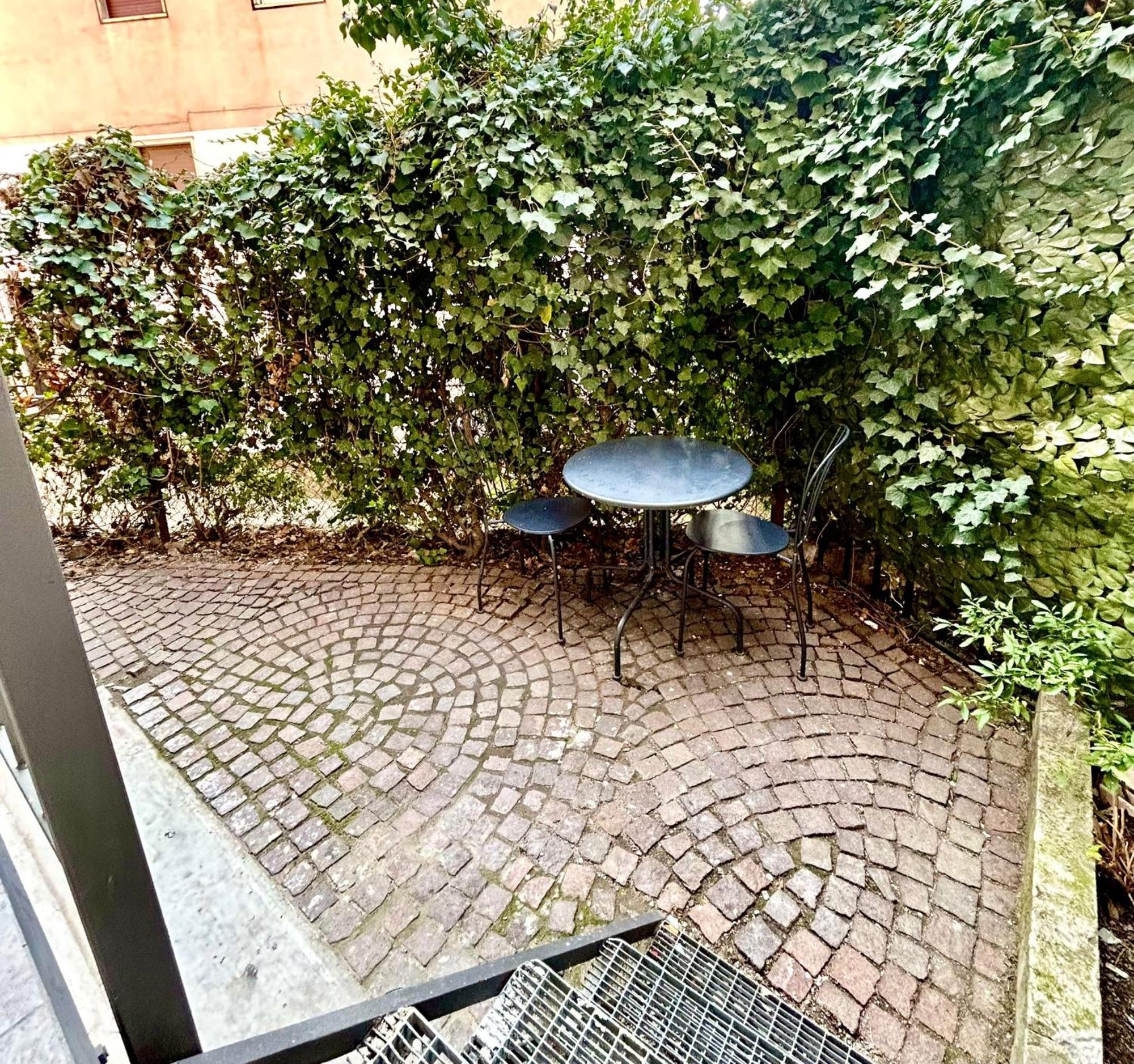 Lovely 2 Room Apartment With Small Garden Milán Exterior foto